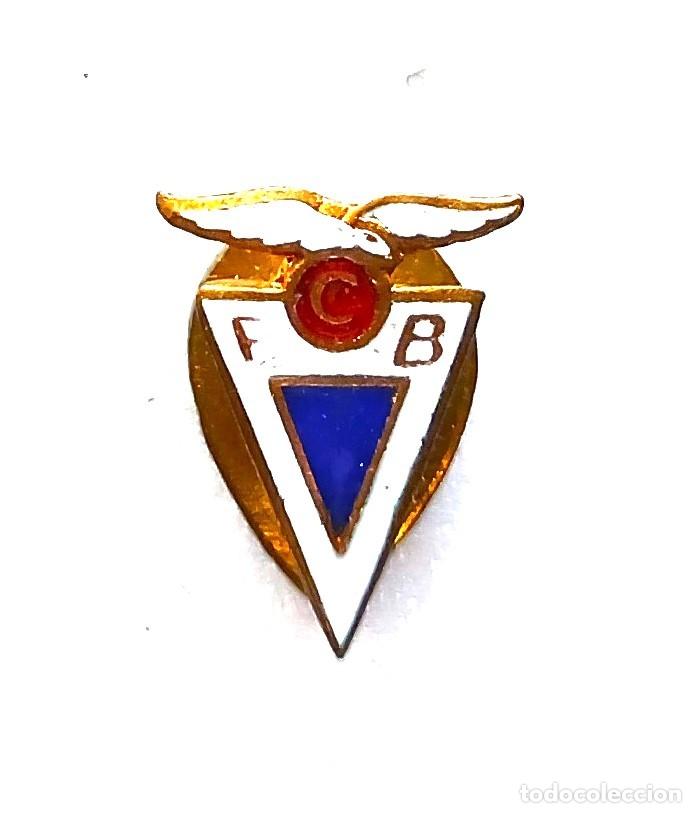 Coleccionismo deportivo: CLUB FUTBOL BADALONA CF BARCELONA PIN INSIGNIA METAL ESMALTE FUEGO OJAL ANTIGUA BIEN CUIDADA SPE87