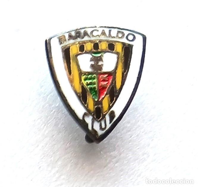 Coleccionismo deportivo: BARAKALDO CF BARACALDO VIZCAYA PIN INSIGNIA METAL ESMALTE FUEGO ALFILER ANTIGUA CUIDADA SPE163