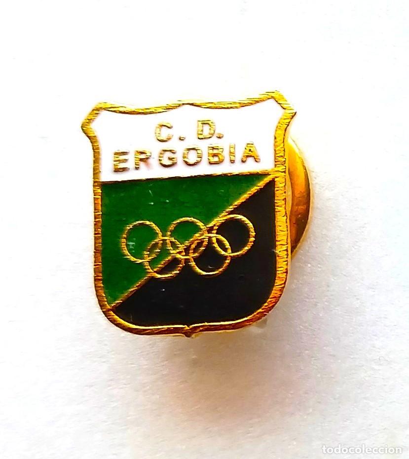 Coleccionismo deportivo: CD ERGOBIA CLUB DEPORTIVO GUIPUZCOA PIN INSIGNIA METAL ESMALTE FUEGO OJAL ANTIGUA CUIDADA SPE235