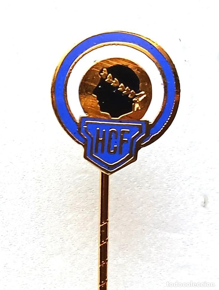 Coleccionismo deportivo: HERCULES CF ALICANTE PIN INSIGNIA METAL ESMALTE FUEGO ALFILER ANTIGUA BIEN CUIDADA BADGE SPE245