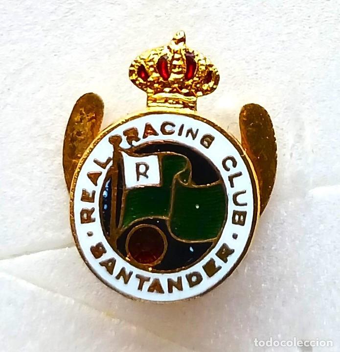 Coleccionismo deportivo: RACING SANTANDER CANTABRIA PIN INSIGNIA METAL ESMALTE FUEGO OJAL ANTIGUA BIEN CUIDADA BADGE SPE295