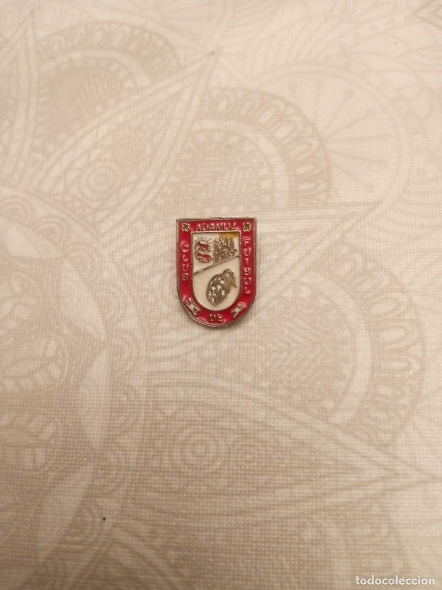 Coleccionismo deportivo: Insignia del Club de F&uacute;tbol Adamuz.