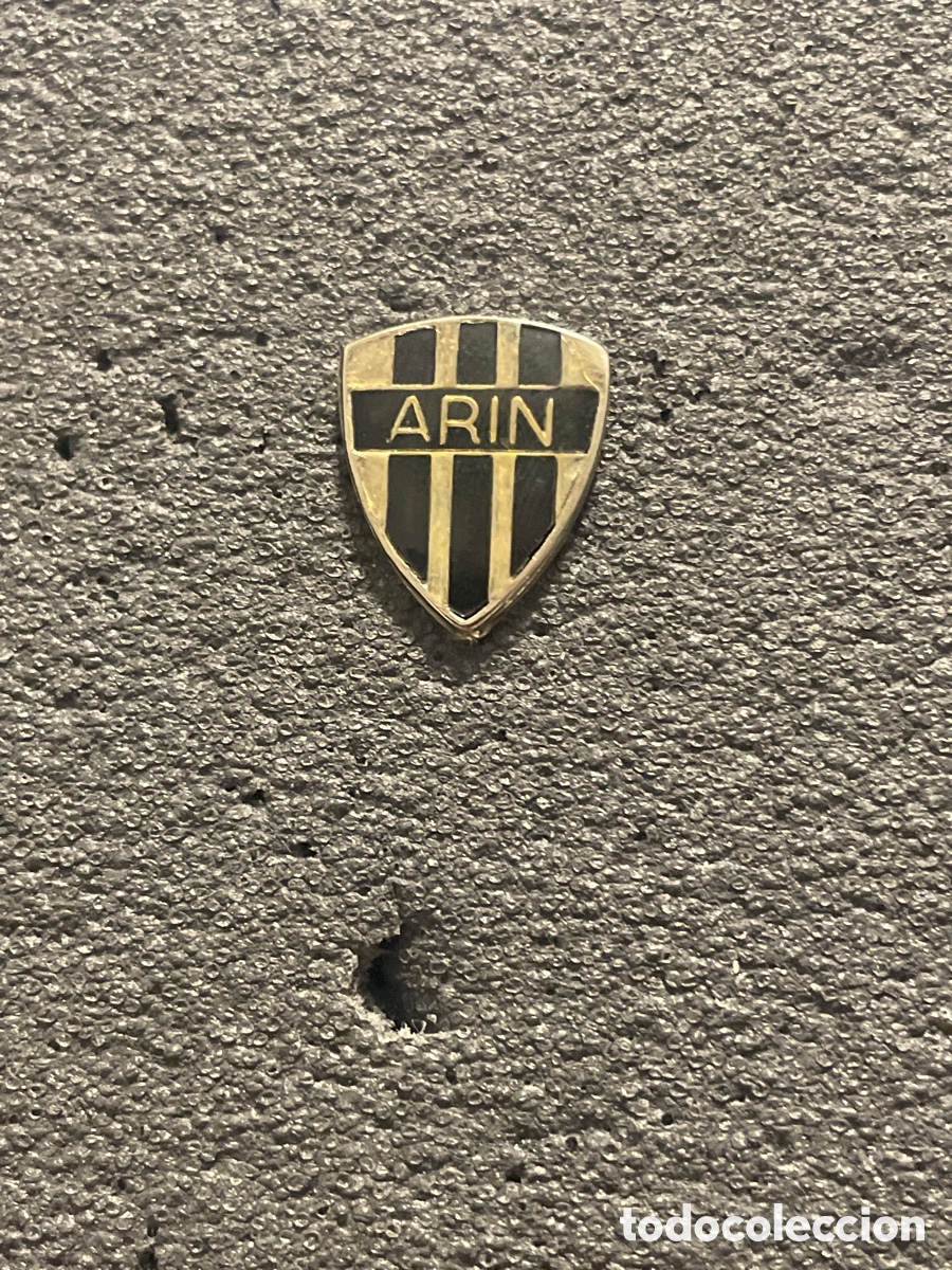 Coleccionismo deportivo: Pin 77 F.C. ARIN - St. Jean de Luz
