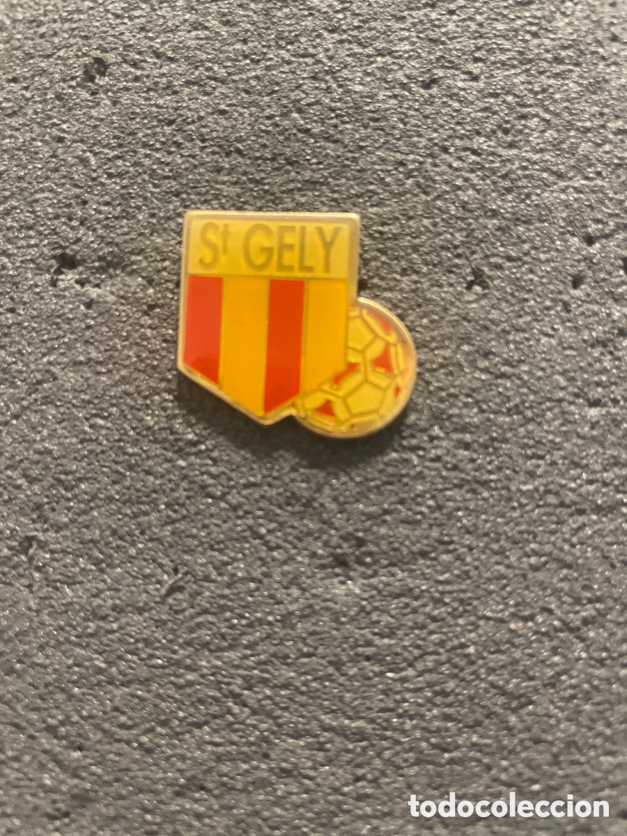Coleccionismo deportivo: Pin 107 ST. GELY DU FESC F.C. - St. GELY du Fesc