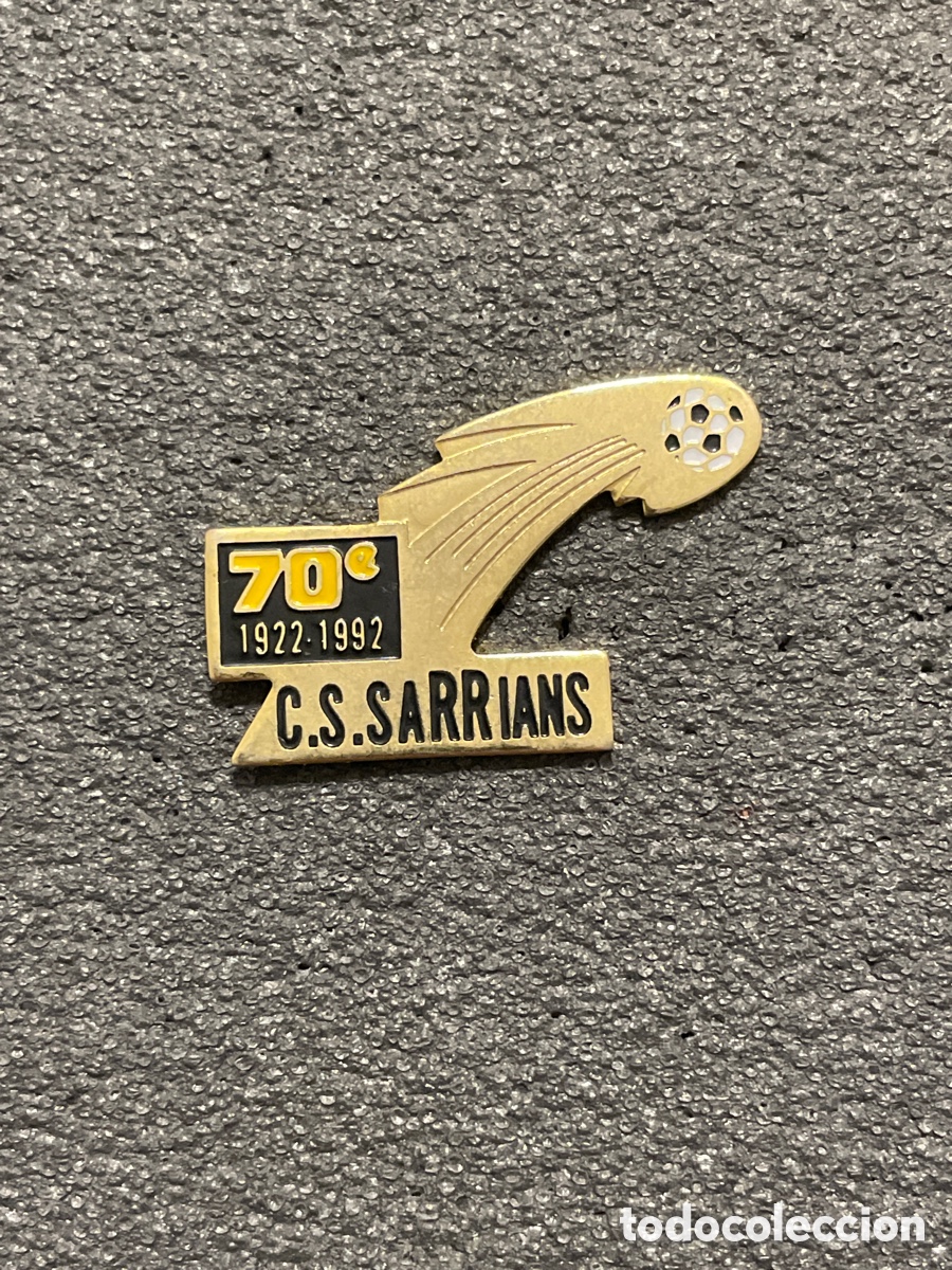 Coleccionismo deportivo: Pin 133 C.S. SARRIANS - Sarrians