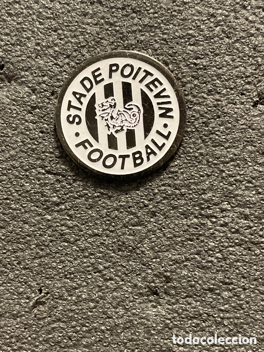 Coleccionismo deportivo: Pin 136 STADE POITEVIN FOOTBALL - Poitiers