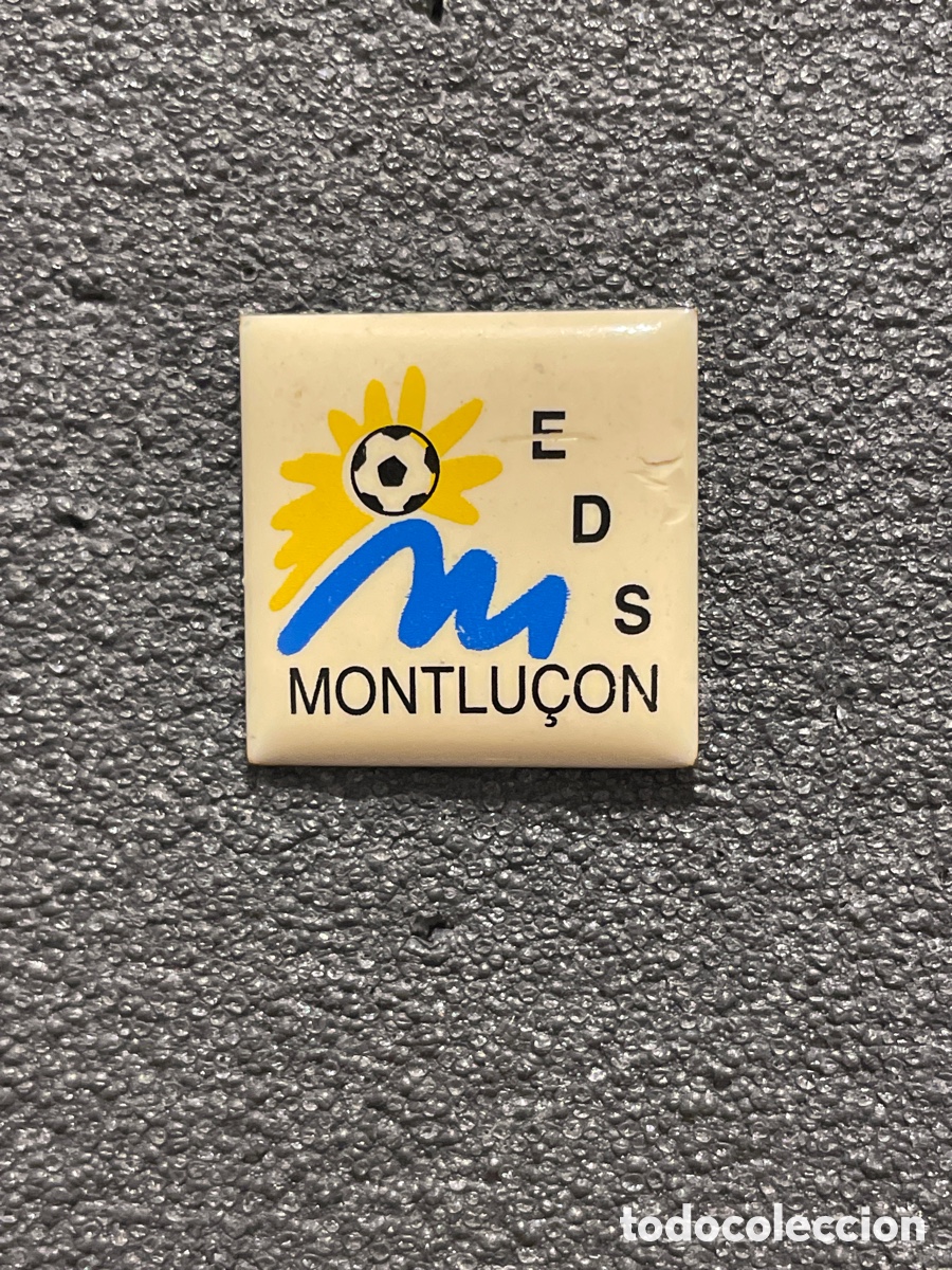 Coleccionismo deportivo: Pin 156 ETOILE DES SPORTS MONTLUCONNAIS - Montlucon
