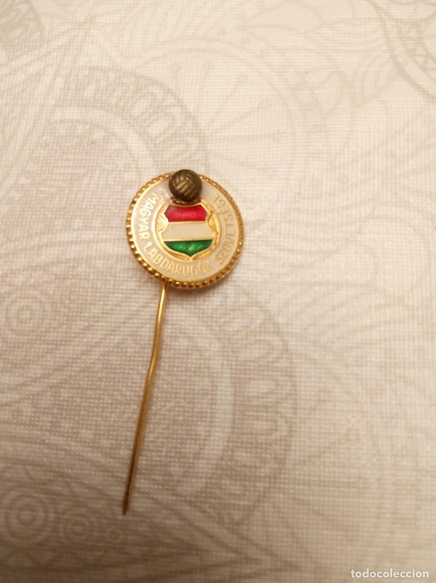 Coleccionismo deportivo: Insignia Federacion Hungara de Futbol