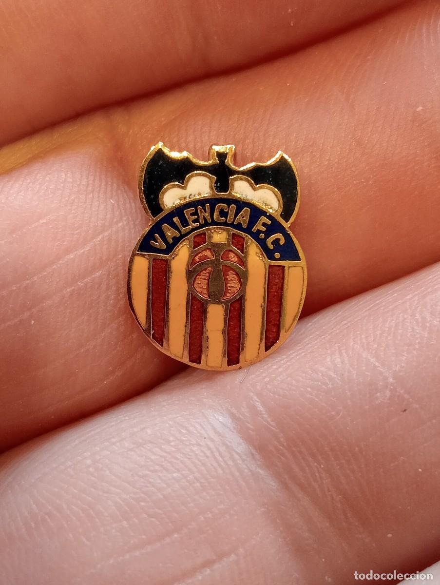 Coleccionismo deportivo: PINS F&Uacute;TBOL ESMALTADA VCF VALENCIA CF INSIGNIA PIN ESCUDO