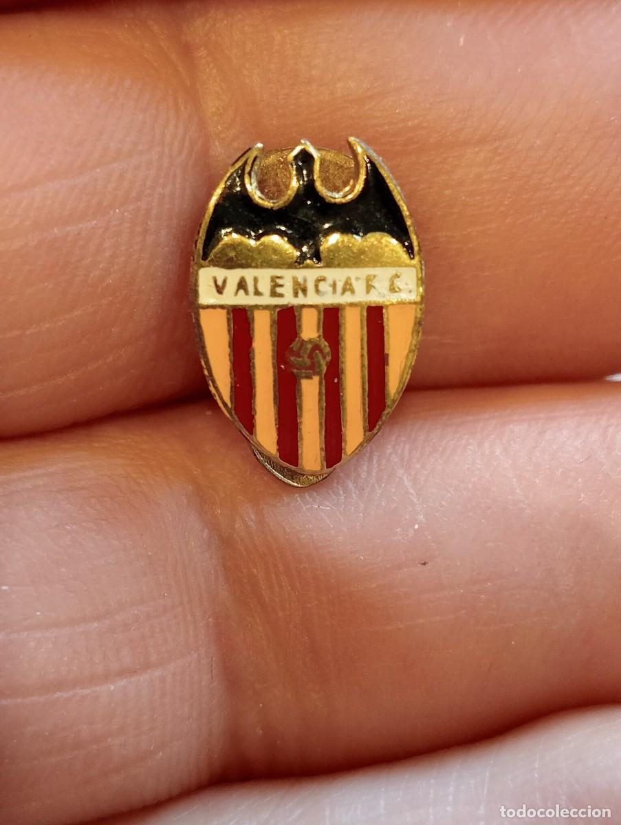 Coleccionismo deportivo: PINS F&Uacute;TBOL FABRICANTE GICAR VCF VALENCIA CF INSIGNIA PIN ESCUDO