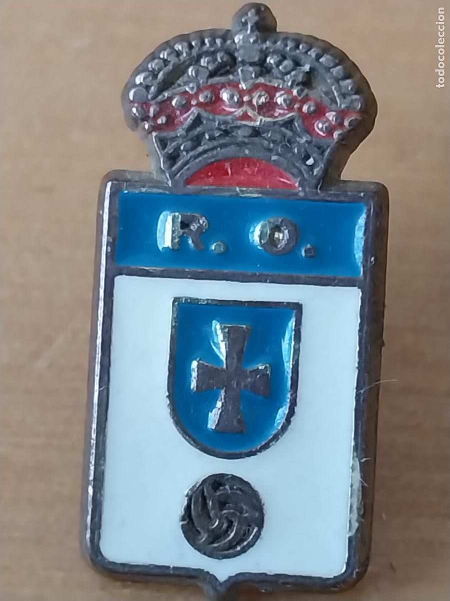 Coleccionismo deportivo: OVIEDO PIN PINCHO GOTA 2.48CMS ALTO PINTURA LACADA