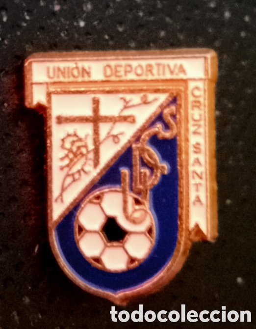 Coleccionismo deportivo: PIN F&Uacute;TBOL U.D.CRUZ SANTA