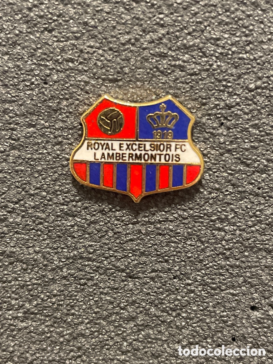 Coleccionismo deportivo: Pin 24 ROYAL EXCELSIOR F.C. LAMBERMONTOIS -Lambermont