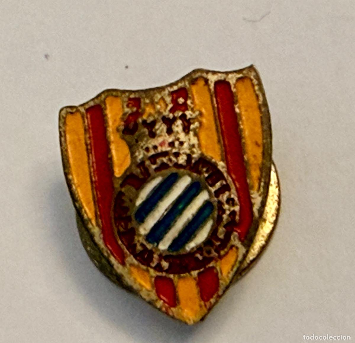 Coleccionismo deportivo: ANTIGUA INSIGNIA FUTBOL REAL CLUB DEPORTIVO ESPANYOL