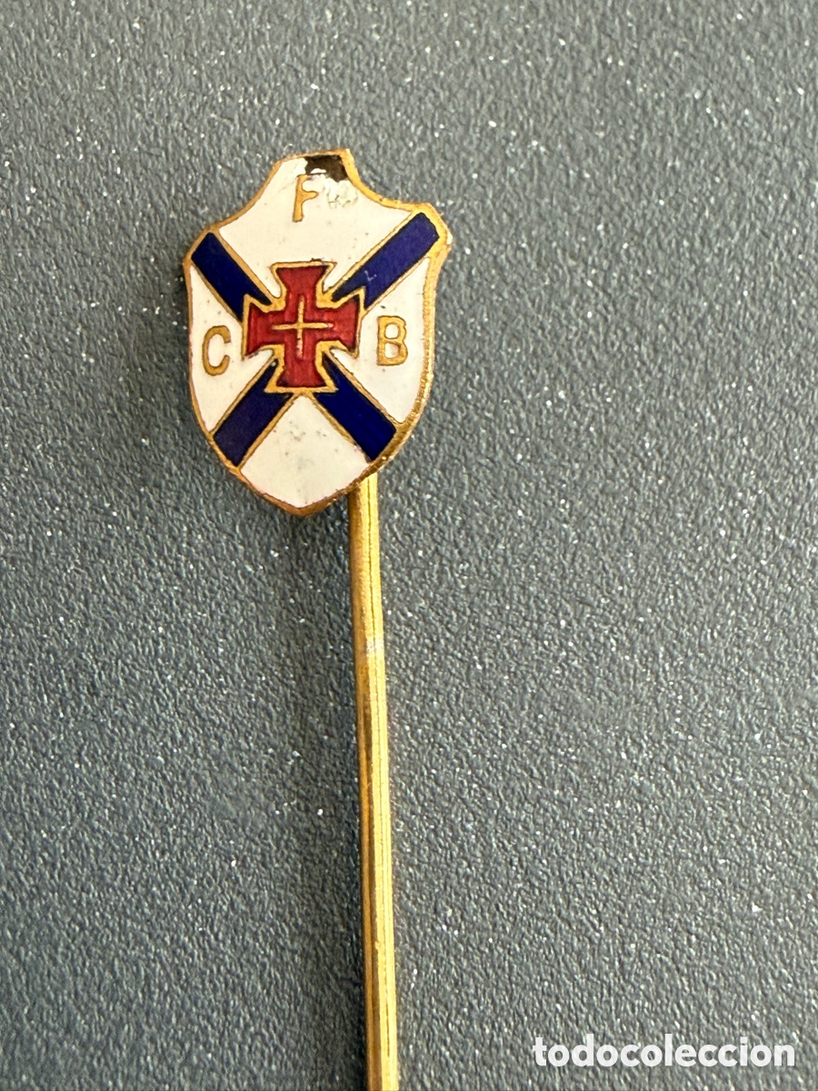 Coleccionismo deportivo: Insignia Alfiler. F&uacute;tbol Portugu&eacute;s. OS BELENENSES. a&ntilde;os 60