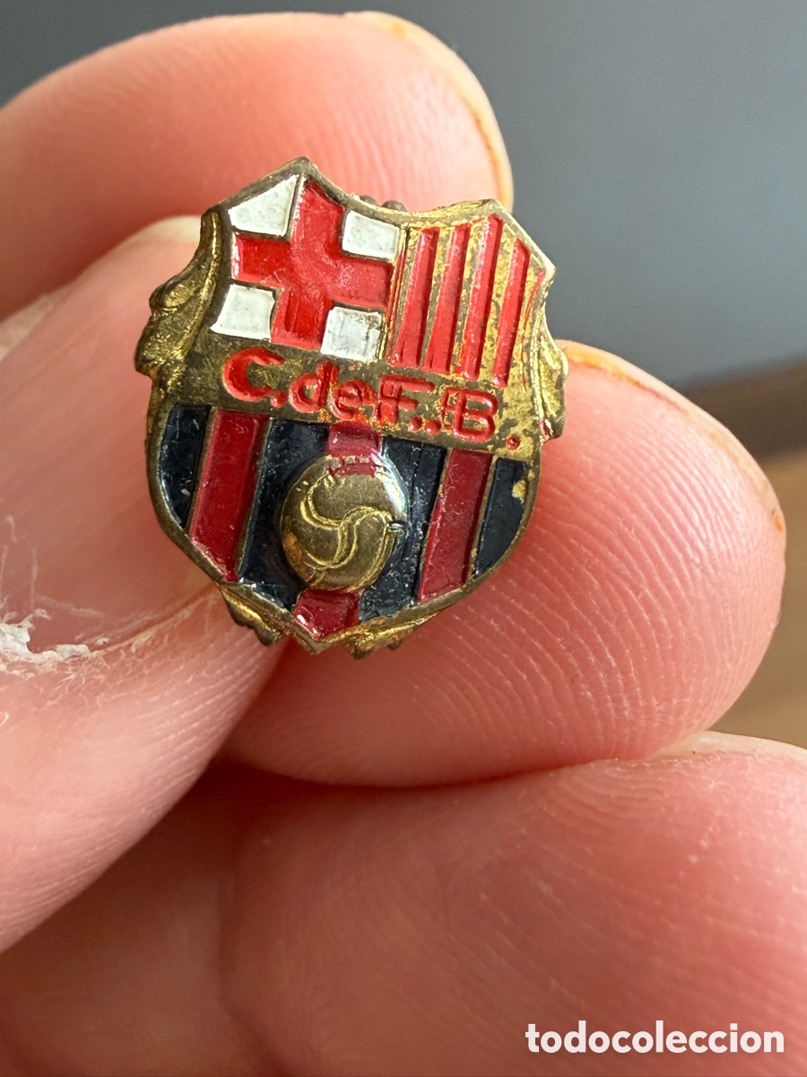 Coleccionismo deportivo: Insignia. CLUB DE F&Uacute;TBOL BARCELONA. a&ntilde;os 60