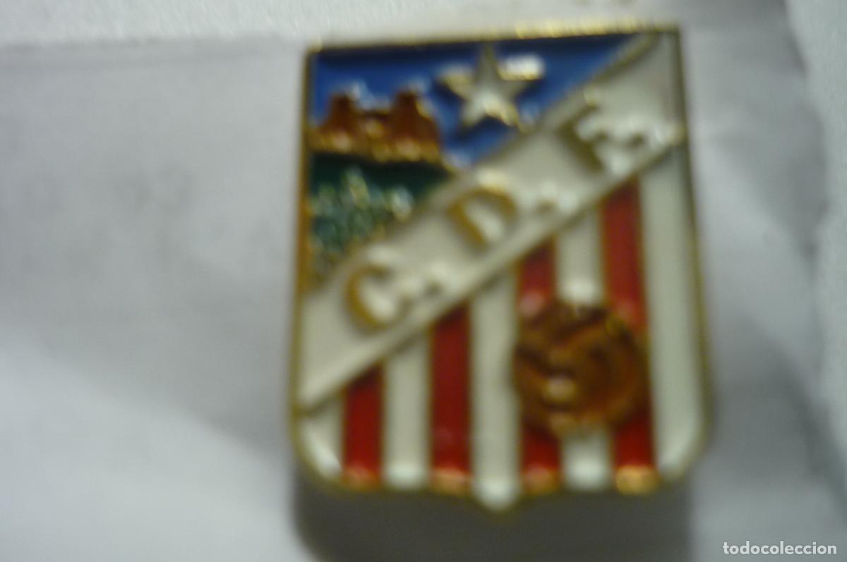 Coleccionismo deportivo: pin futbol cd fuengirola