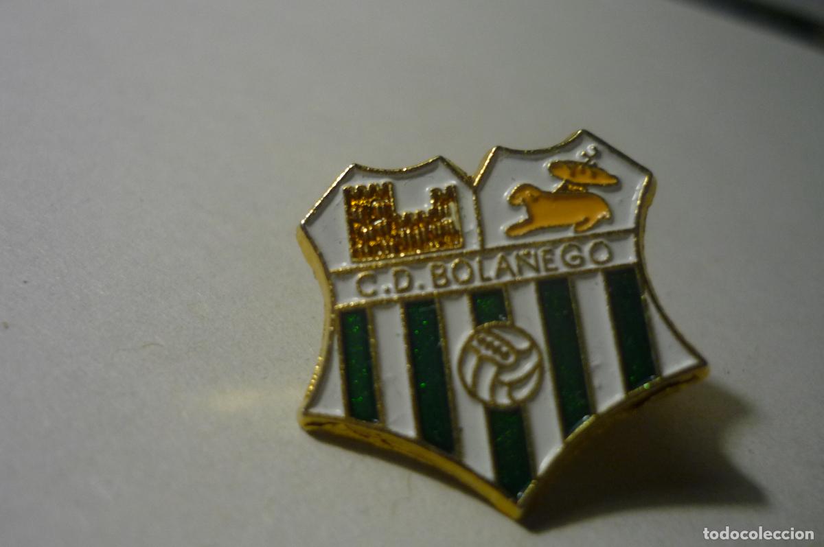 Coleccionismo deportivo: pin futbol cd bola&ntilde;ego