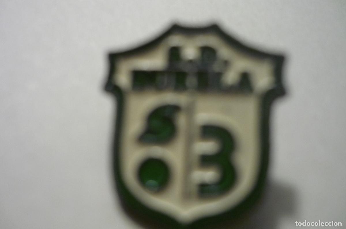 Coleccionismo deportivo: pin futbol s,d, burela