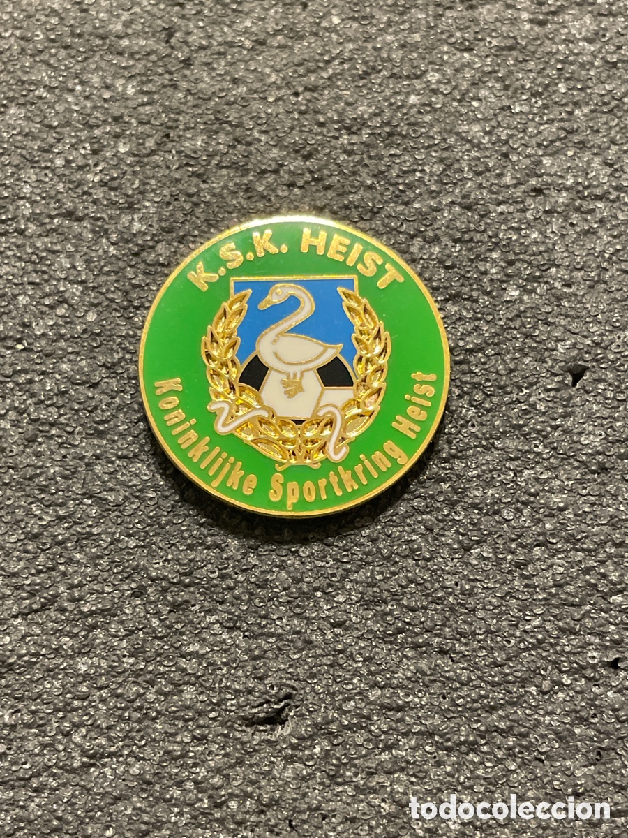 Coleccionismo deportivo: Pin 130 K.S.K. HEIST - Heist aan Zee