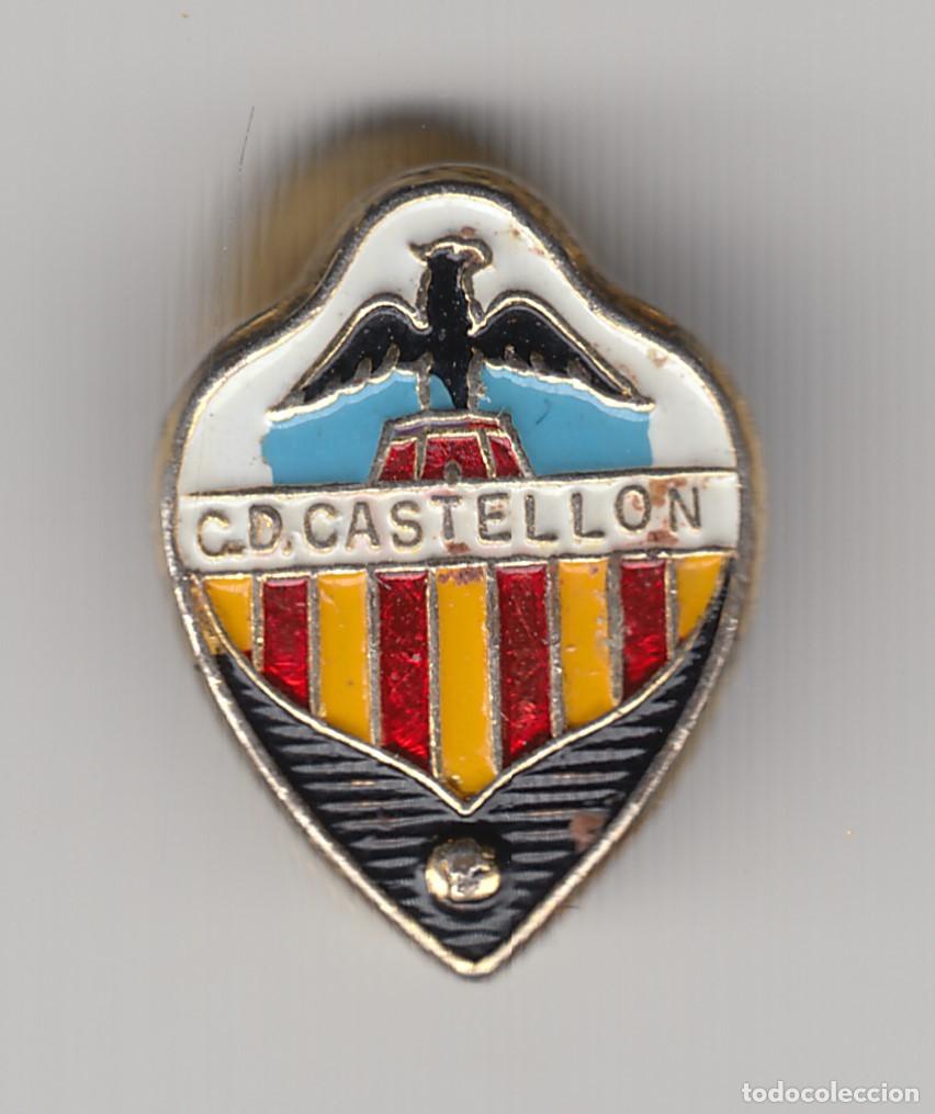 Coleccionismo deportivo: ESCUDO DEL CASTELLON CLUB DE FUTBOL PIN. INSIGNIA DE SOLAPA