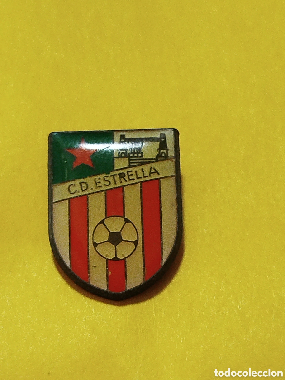 Coleccionismo deportivo: INSIGNIA DE FUTBOL CD ESTRELLA . VIZCAYA.