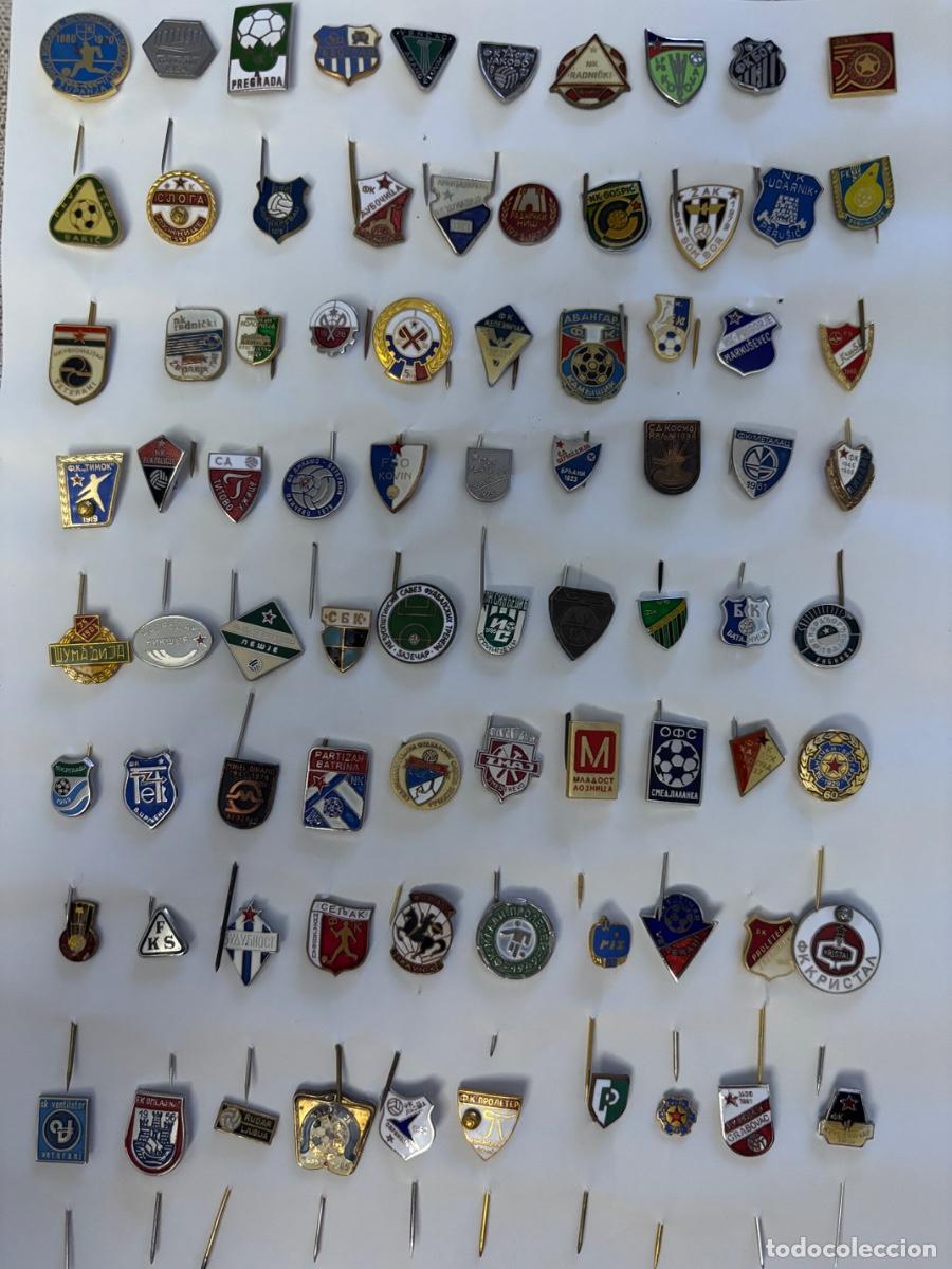 Coleccionismo deportivo: Lote 80 pins futbol Europa Este