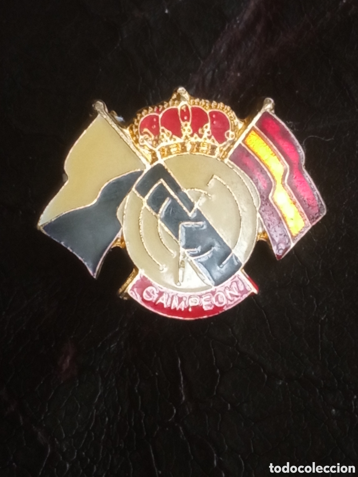Coleccionismo deportivo: Antiguo pins del Real Madrid - Foto 1