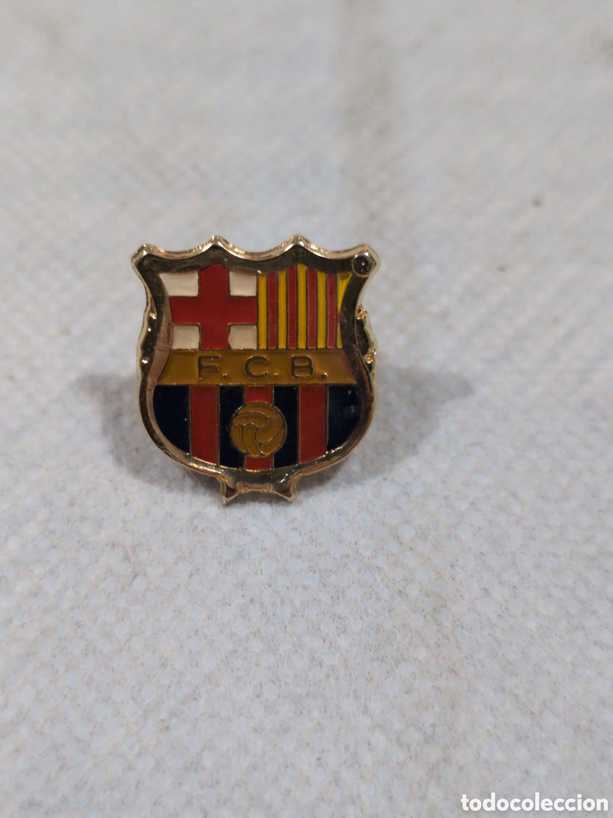 Collezionismo sportivo: Antigua insignia F.C. Barcelona.