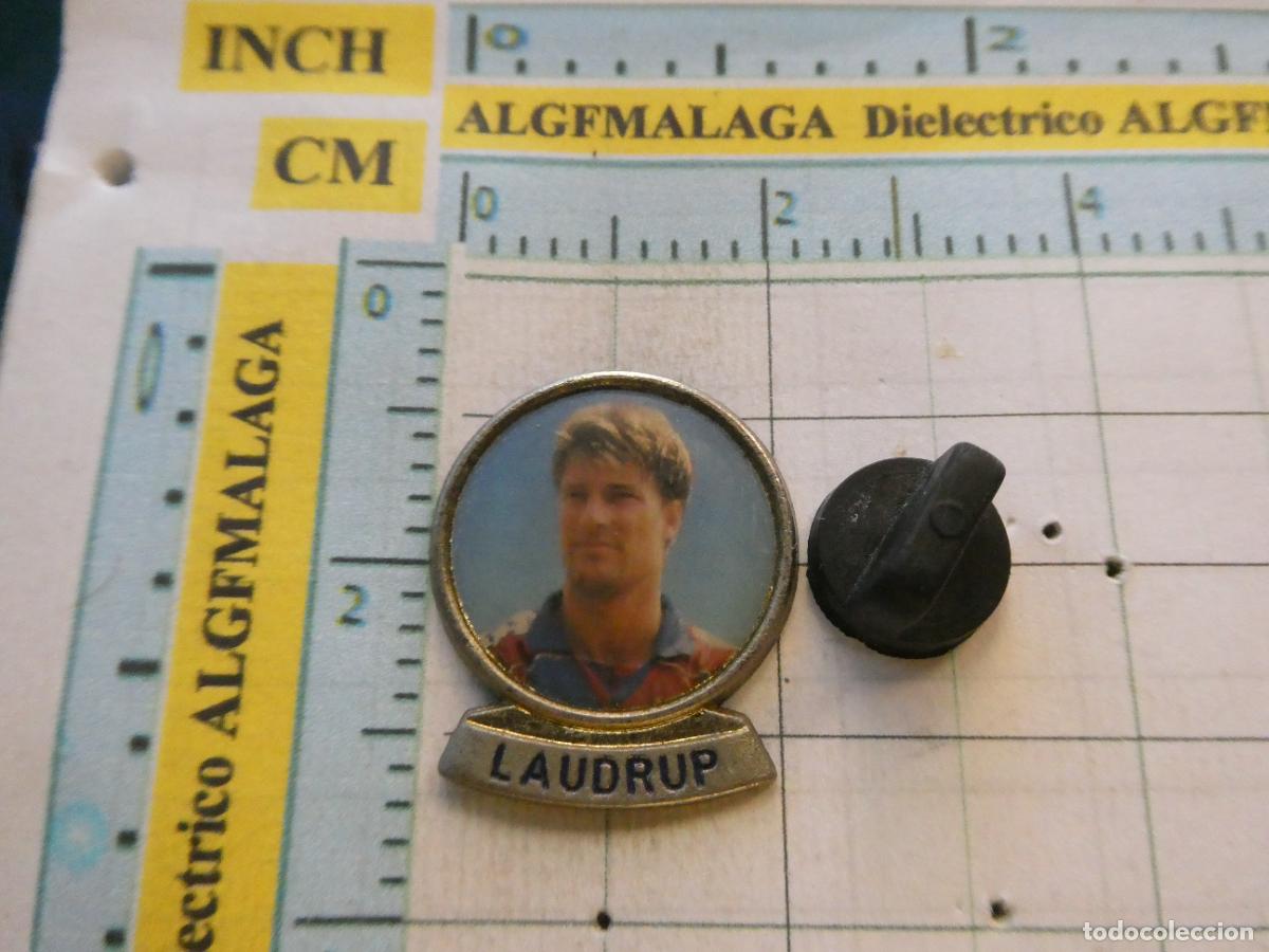 Coleccionismo deportivo: PIN DE DEPORTES. F&Uacute;TBOL CLUB BARCELONA. A&Ntilde;OS 90. JUGADOR LAUDRUP. REAL MADRID DINAMARCA
