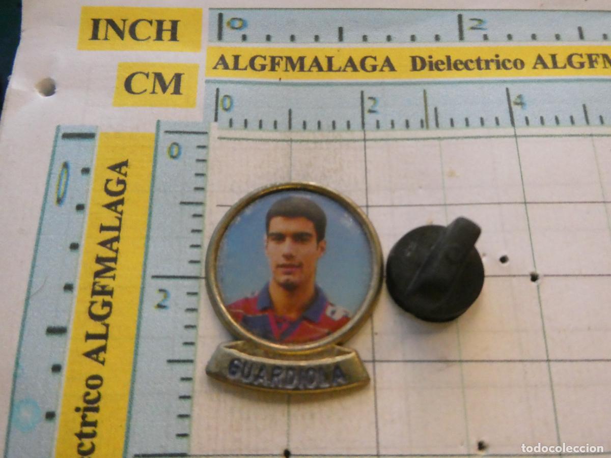 Coleccionismo deportivo: PIN DE DEPORTES. F&Uacute;TBOL CLUB BARCELONA. A&Ntilde;OS 90. JUGADOR PEP GUADIOLA. BAYER MANCHESTER CITY
