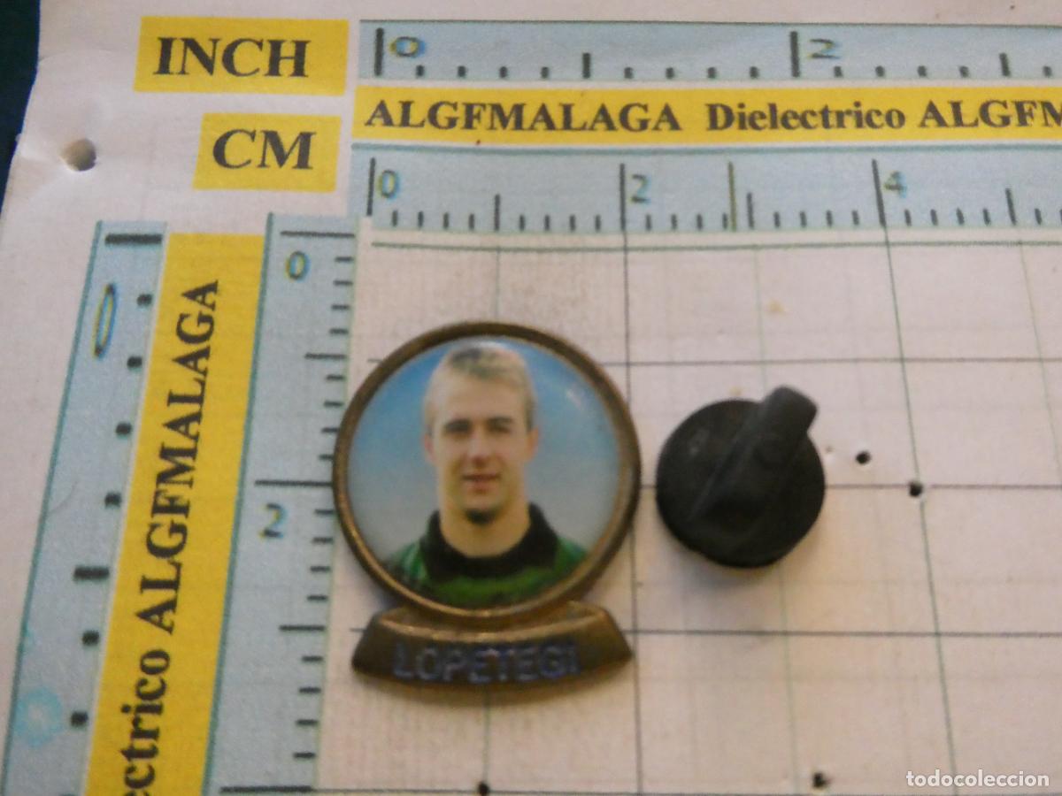 Coleccionismo deportivo: PIN DE DEPORTES. F&Uacute;TBOL CLUB BARCELONA. A&Ntilde;OS 90. JUGADOR JULEN LOPETEGUI. REAL MADRID ESPA&Ntilde;A