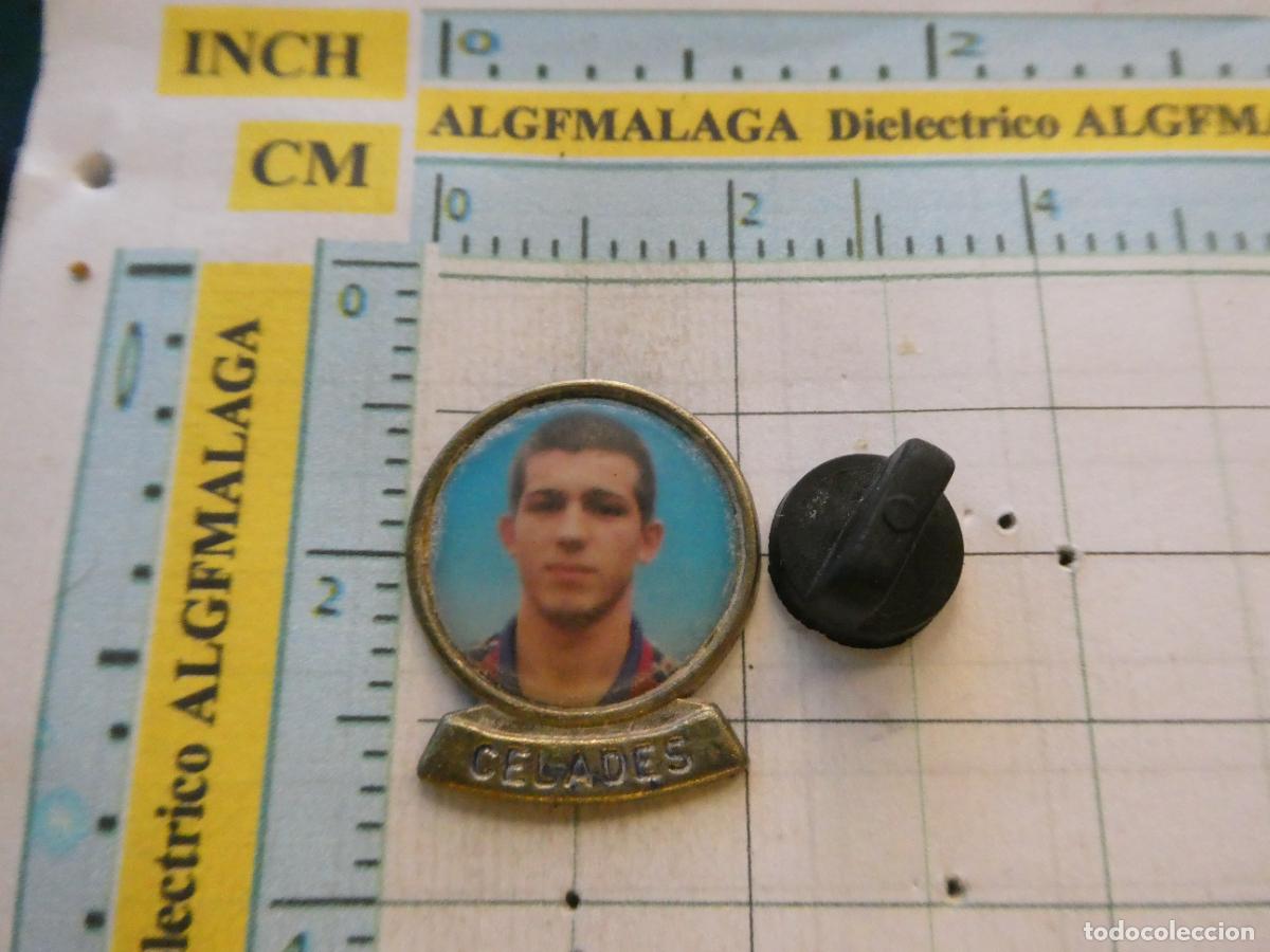 Coleccionismo deportivo: PIN DE DEPORTES. F&Uacute;TBOL CLUB BARCELONA. A&Ntilde;OS 90. JUGADOR ALBERT CELADES CELTA ESPA&Ntilde;A