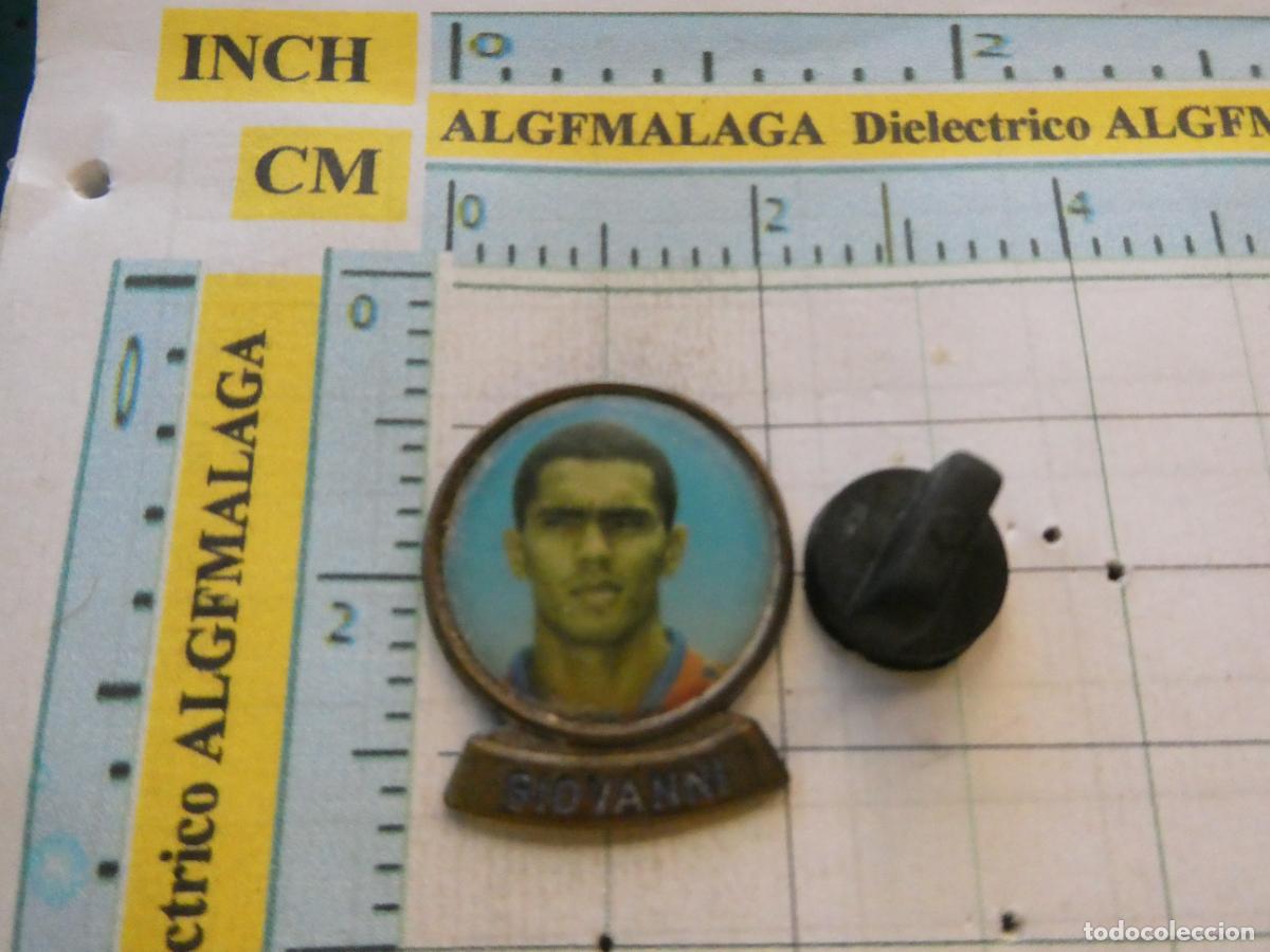 Coleccionismo deportivo: PIN DE DEPORTES. F&Uacute;TBOL CLUB BARCELONA. A&Ntilde;OS 90. JUGADOR GIOVANNI. SANTOS OLYMPIACOS BRASIL