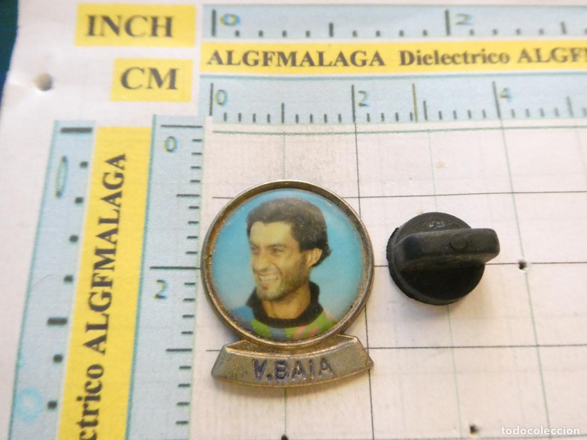 Coleccionismo deportivo: PIN DE DEPORTES. F&Uacute;TBOL CLUB BARCELONA. A&Ntilde;OS 90. JUGADOR PORTERO VITOR BAIA PORTUGAL