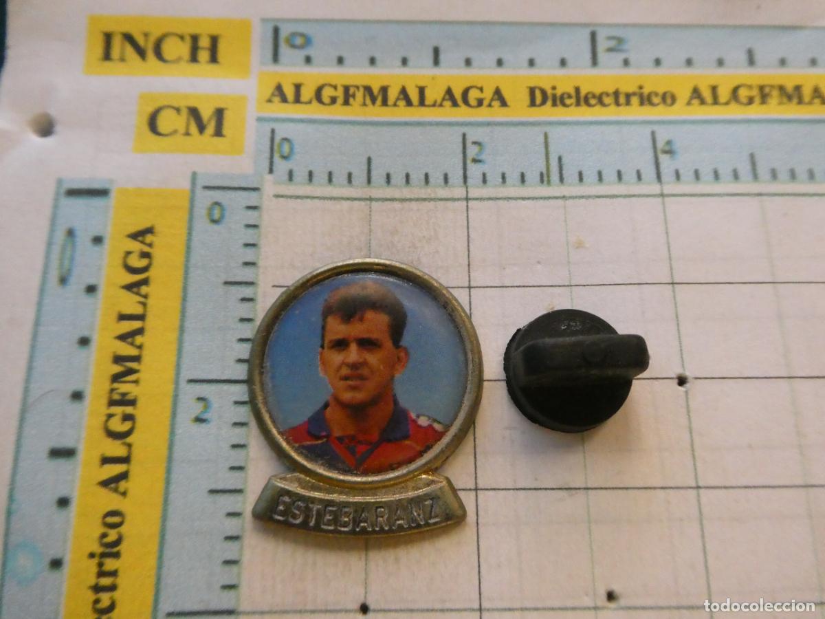 Coleccionismo deportivo: PIN DE DEPORTES. F&Uacute;TBOL CLUB BARCELONA. A&Ntilde;OS 90. JUGADOR QUIQUE ESTEBARANZ TENERIFE EXTREMADURA