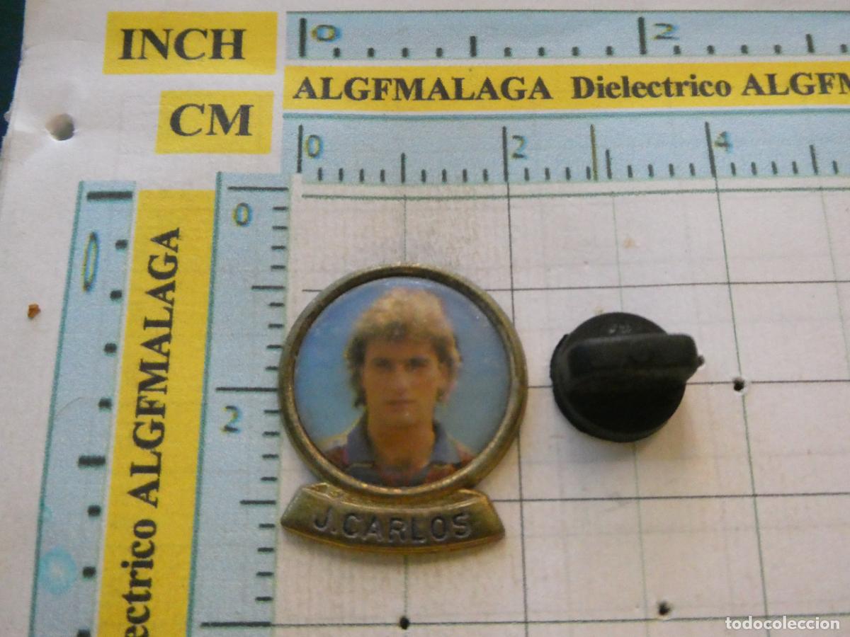 Coleccionismo deportivo: PIN DE DEPORTES. F&Uacute;TBOL CLUB BARCELONA. A&Ntilde;OS 90. JUGADOR JUAN CARLOS VALLADOLID VALENCIA