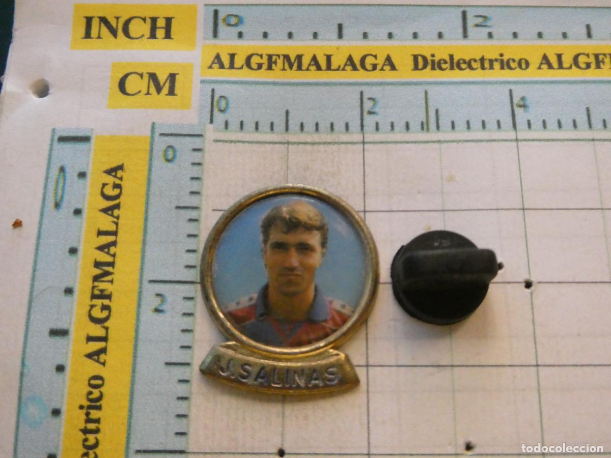 Coleccionismo deportivo: PIN DE DEPORTES. F&Uacute;TBOL CLUB BARCELONA. A&Ntilde;OS 90. JUGADOR JULIO SALINAS ATHLETIC BILBAO CORU&Ntilde;A ESPA&Ntilde;A