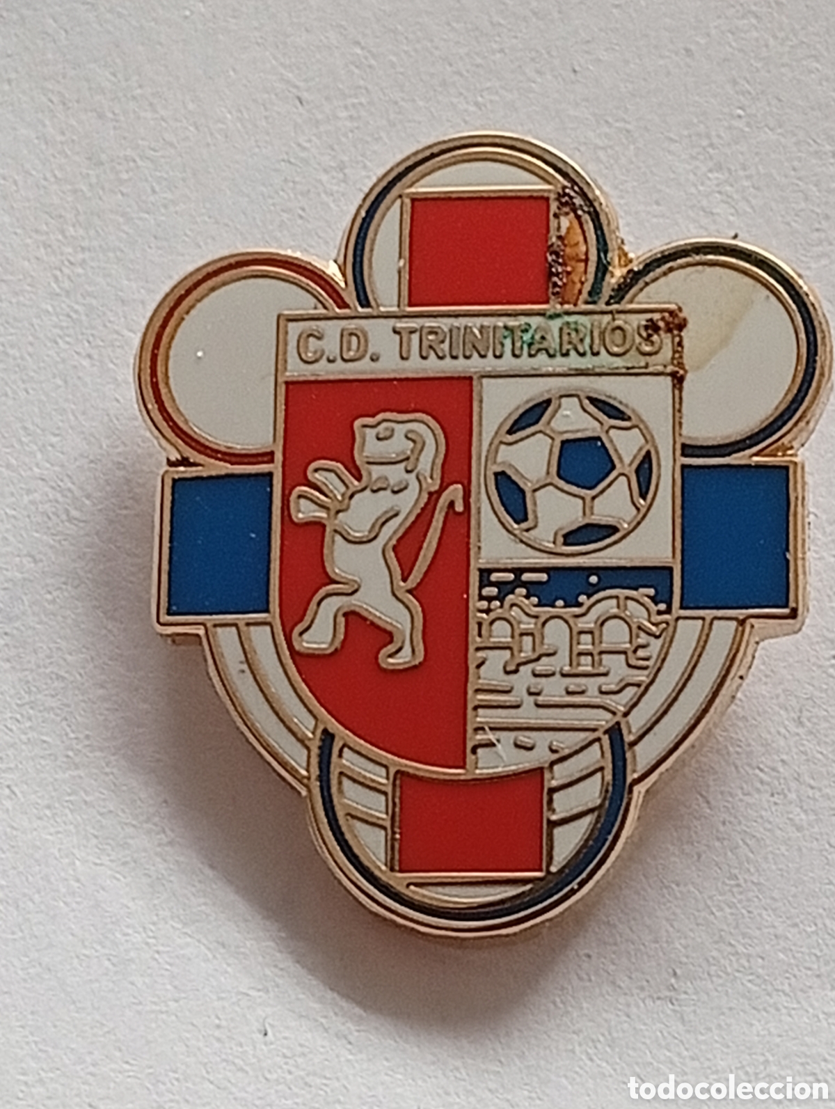 Coleccionismo deportivo: Pin - Club Deportivo Trinitarios ( Salamanca)