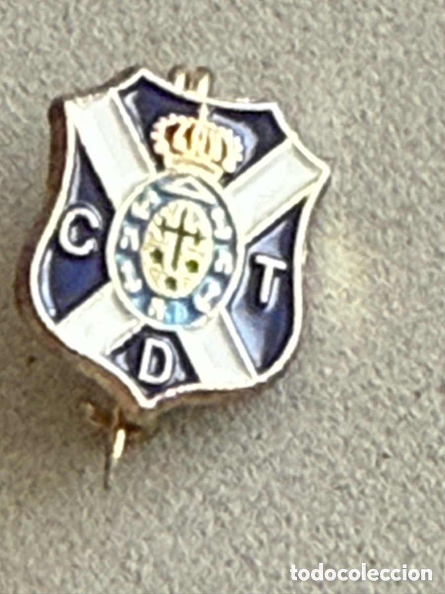 Coleccionismo deportivo: Insignia F&uacute;tbol. CD TENERIFE