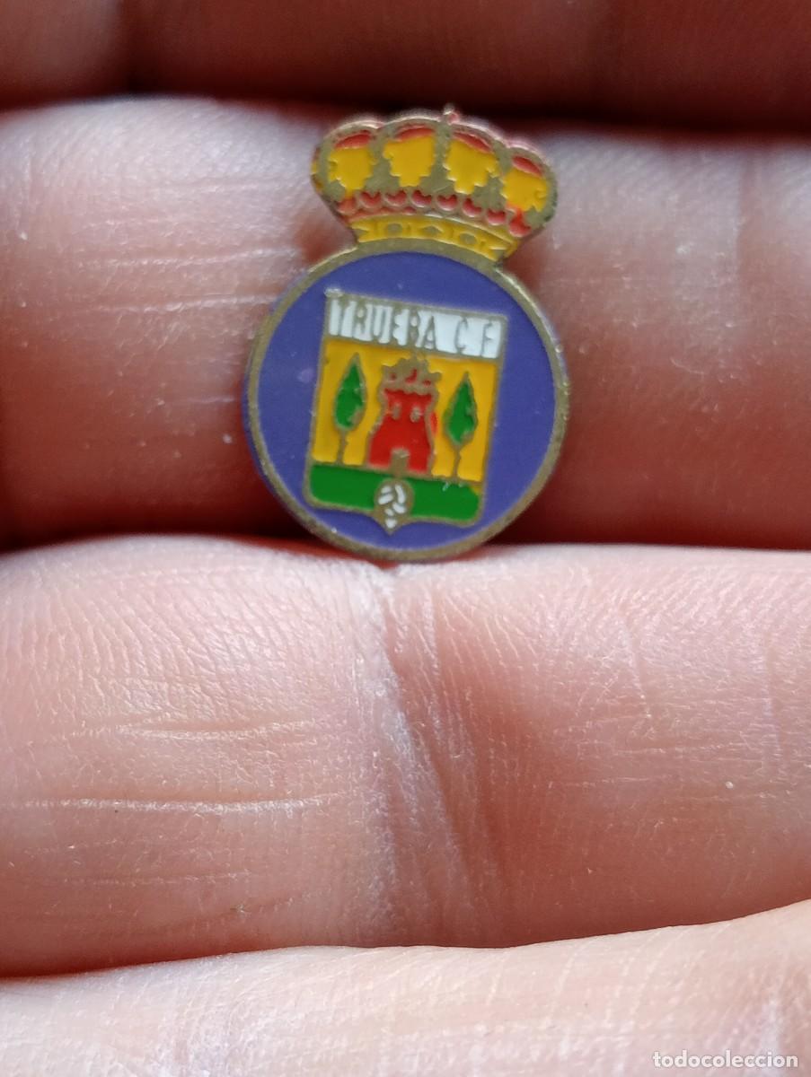 Coleccionismo deportivo: INSIGNIA TRUEBA CLUB FUTBOL PINS ALFILER