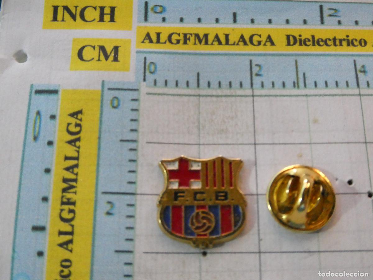 Coleccionismo deportivo: PIN DE DEPORTES. F&Uacute;TBOL. FC BARCELONA. BA&Ntilde;O ORO. ESCUDO EQUIPO