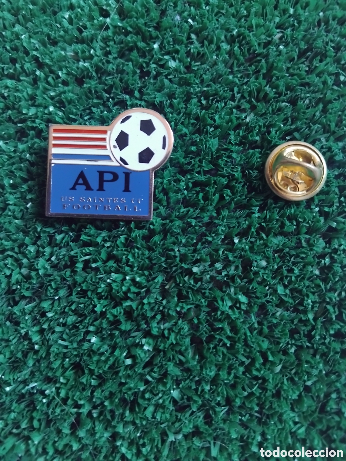 Coleccionismo deportivo: Pin del US Saintes CC Football (Francia)