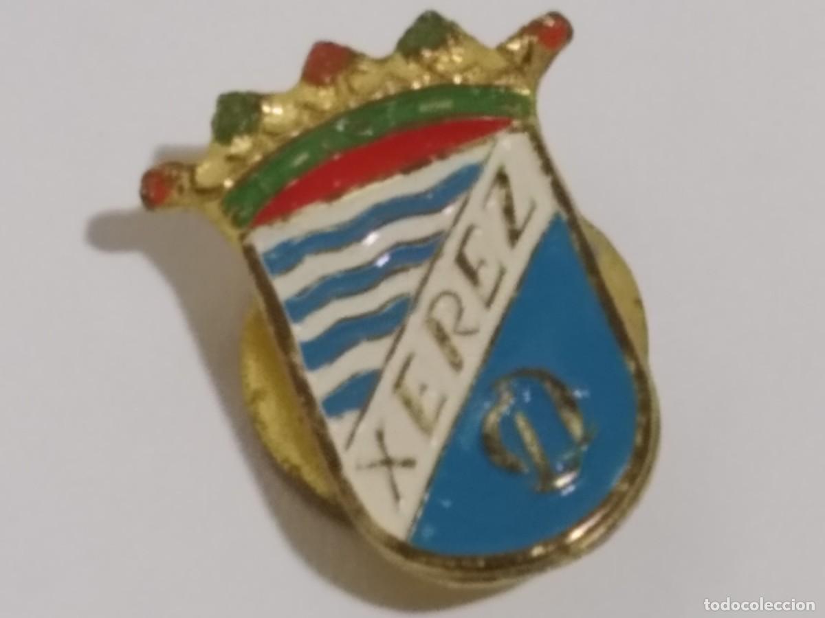 Collectionnisme sportif: PIN INSIGNIA DE SOLAPA DEL XEREZ CLUB DEPORTIVO