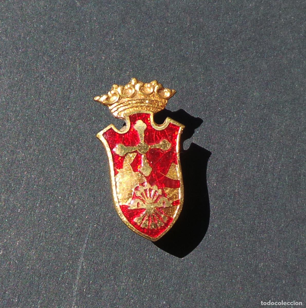 Coleccionismo deportivo: INSIGNIA DE FUTBOL, UNIVERSIDAD LABORAL GIJÓN - ASTURIAS