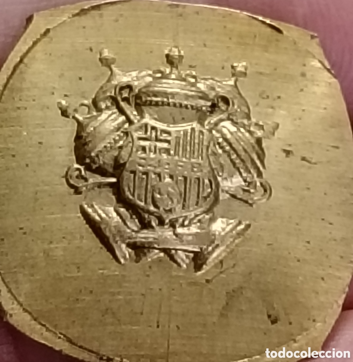Coleccionismo deportivo: Chapa con molde de la insignia de las 5 copas del F&uacute;tbol Club Barcelona