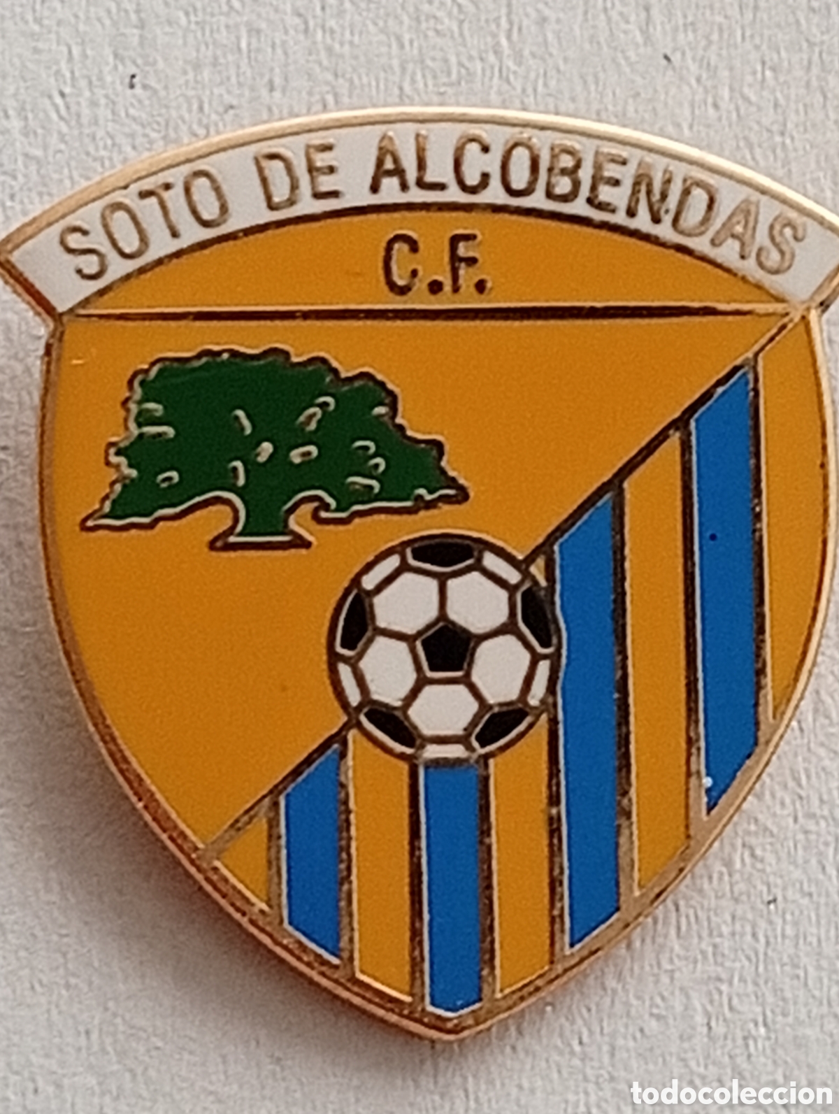 Coleccionismo deportivo: Pin - Soto de Alcobendas ( Madrid)