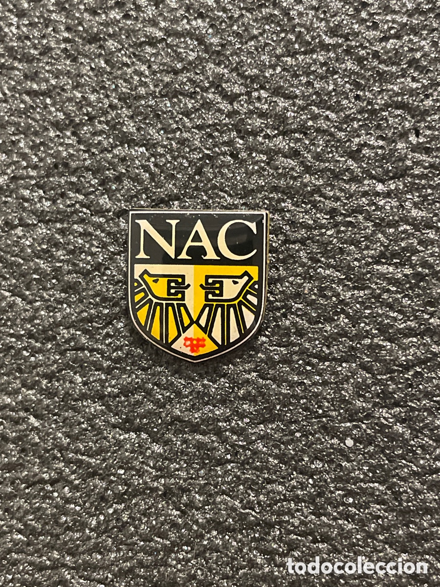 Coleccionismo deportivo: Pin 9 NAC BREDA F.C. - Breda