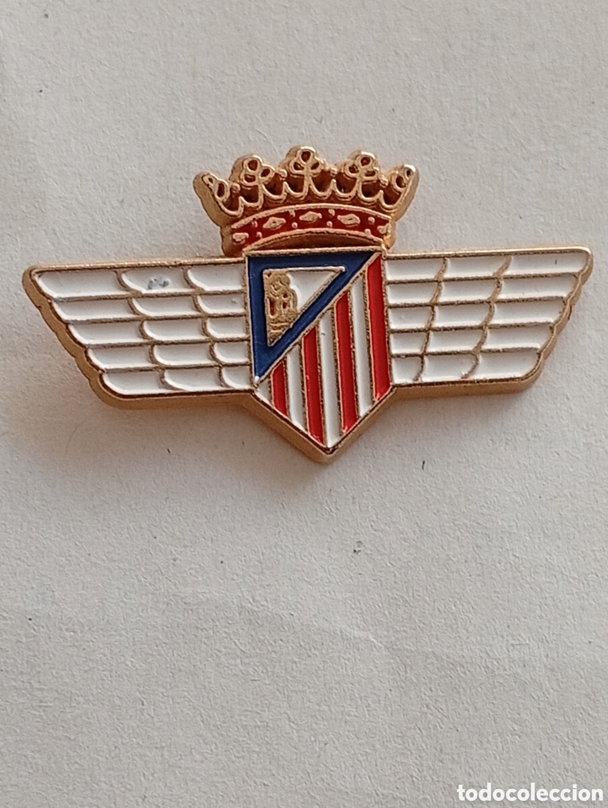 Sports collectibles: Pin - Atl&eacute;tico Aviaci&oacute;n/ escudo 1945 ( Madrid)