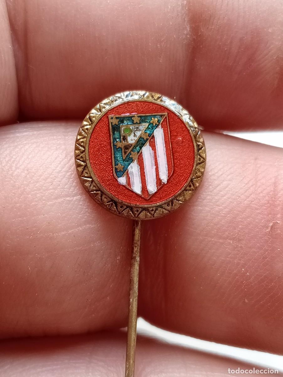 Coleccionismo deportivo: INSIGNIA FUTBOL ATLETICO DE MADRID PINS ALFILER SOLAPA ESCUDO